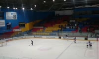 Сергей Шестаков исполняет танец на льду