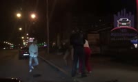 На ул. 9 мая голый мужчина напал на женщину