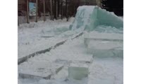 Вандалы разгромили ледовый городок в Академгородке