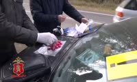 В Красноярском крае полицейские задержали подозреваемых, перевозивших и хранивших почти 1,5 кг синтетики