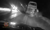 Красноярская полиция помогла водителю заглохнувшего в мороз автобуса 
