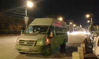 Полицейские остановили в центре Красноярска автобус, который с нарушением правил вез 14 детей