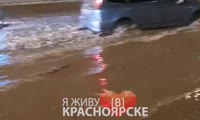 Затопило улицу Свердловскую 