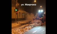Уборка снега на улицах Красноярска