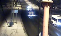 Момент наезда двух машин на женщину-пешехода в Солнечном