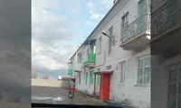 В Ачинске сотрудники Госавтоинспекции отстранили от управления мопедом 9-летнего ребенка (видео)