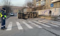 ДТП с грузовиком и легковушкой на ул. А. Лебедевой