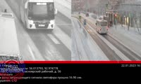 Опасные гонки за прибылью водителей двух автобусов в Красноярске