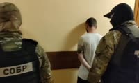 Сотрудники ФСБ задерживают преступную группу с 2 кг наркотиков