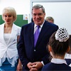 Виктор Толоконский поздравил выпускников красноярской гимназии №14