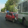 Женщина-водитель протаранила автобус на правобережье Красноярска, пострадали дети
