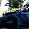 На правобережье Красноярска сгорел автомобиль BMW