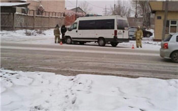В Красноярске грузовик столкнулся с маршруткой, есть пострадавшие