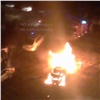 На стоянке в Красноярске сгорел автомобиль (видео)