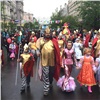 В Красноярске карнавалом отмечают День защиты детей (видео)