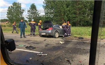 На трассе в Енисейск при столкновении с МАЗом погиб водитель Infiniti