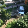 Иномарка врезалась в стену в центре Красноярска