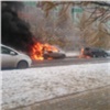 В Октябрьском районе Красноярска сгорели две машины