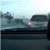 На Свободном запрыгнувший на разделитель ВАЗ протаранил встречное авто (видео)