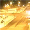 В Красноярске «Ниссан» налетел на забор из-за драки пассажиров с водителем (видео)