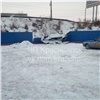 Красноярская автоледи снесла забор и опрокинула машину