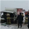 В столкновении с фургоном мороженого под Красноярском погиб пожилой водитель «Ниссана»