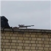 Раскрыта причина появления «мужчины с винтовкой» на красноярской крыше