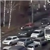 Обидевшийся на обгон красноярец устроил драку на дороге (видео)