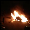За ночь в Красноярске спалили два авто и крыльцо «Детского мира» (видео)