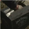 Красноярец нашел коробку виски около своего гаража (видео)