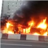 На Партизана Железняка страшный пожар уничтожил павильоны (видео)
