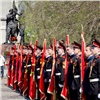 «Горящая девятка» и воинские знамена: 8 мая в Красноярске