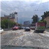 Красноярские улицы превратились в реки после короткого ливня (видео)