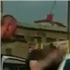 Автомобилист со сломанной рукой избил виновника мелкого ДТП (видео)