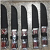 У торговца с красноярского рынка изъяли 102 ножа