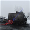 В Хакасии в ДТП сгорели мусоровоз и иномарка