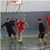 Красноярские заключенные сыграли в футбол с депутатами