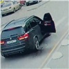 Пьяный водитель BMW разрядил обойму на парковке возле крупного гипермаркета (видео)