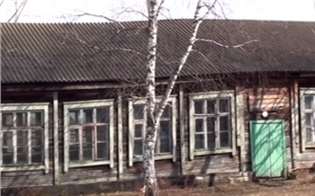 «Чиновник богатеет, ребенок тупеет»: красноярские следователи проверят законность закрытия школы в Зеледеево