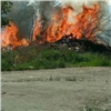 На улице Копылова произошел пожар на месте снесенных бараков