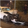 Обнародовано видео жёсткой аварии с тремя иномарками на правобережье Красноярска. Соцсети спорят о виновнике