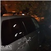 Лишенная на 7 лет прав пьяная красноярка закрылась в машине: полицейские выбили стекло (видео)