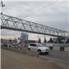 В Красноярске за ночь возвели пешеходный мост