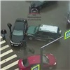 «Новые жертвы притянуло»: возле красноярского Минфина очередная авария с иномарками (видео)