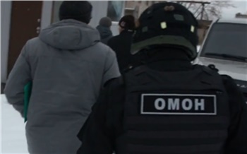 Красноярская полиция и ФСБ нашли в Канске 83 тонны контрафактного спирта