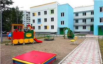 В Свердловском районе с опозданием в четыре года открывается детский сад. Воспитанников и персонал уже набирают
