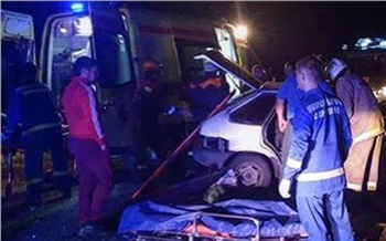 В Хакасии два ВАЗа по очереди врезались в пикап Mitsubishi. Есть погибшие