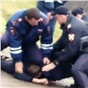 Полиция закончила проверки после ареста дебоширов из Канска. На одного парня завели уголовное дело (видео)