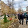 «Иногда всё выглядит чистенько, но бедненько»: краевые власти проверили ремонт дворов и скверов в Красноярске
