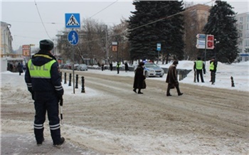 Красноярским водителям рассказали о сложностях вождения на время потепления